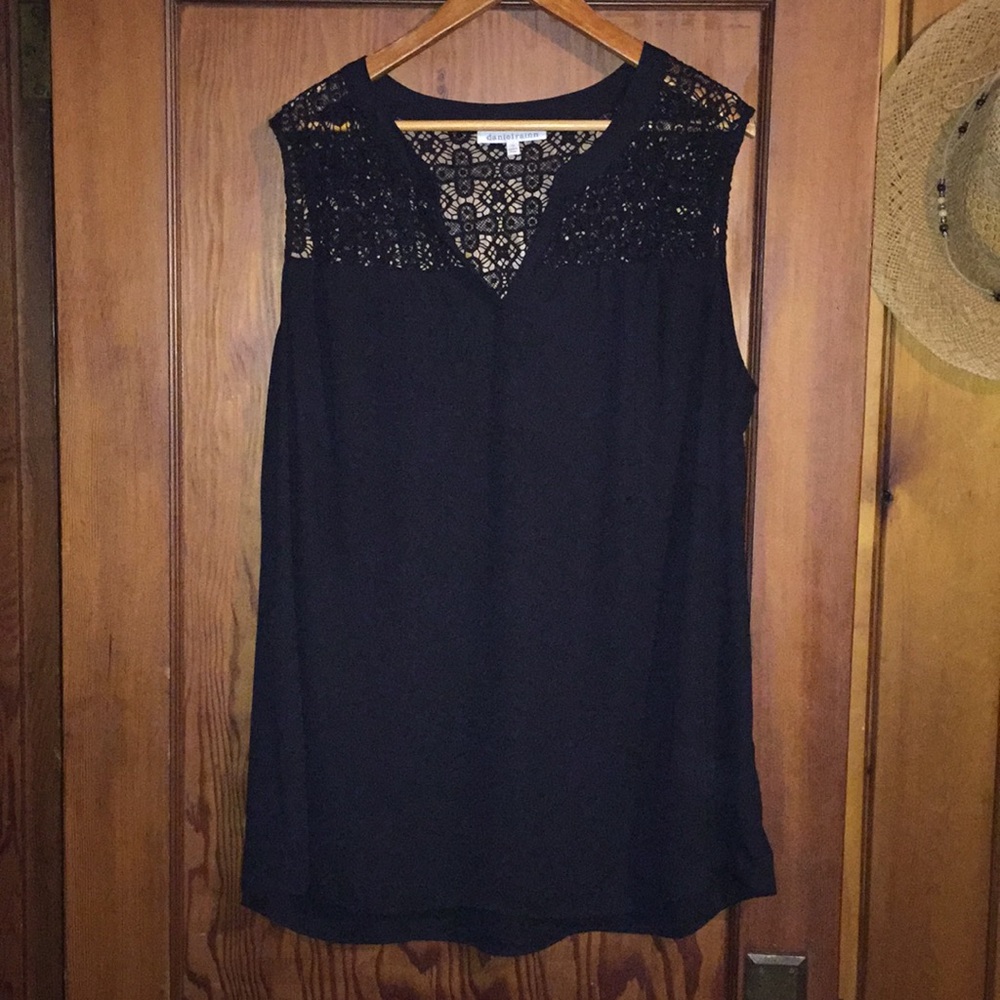 Cute long black top!